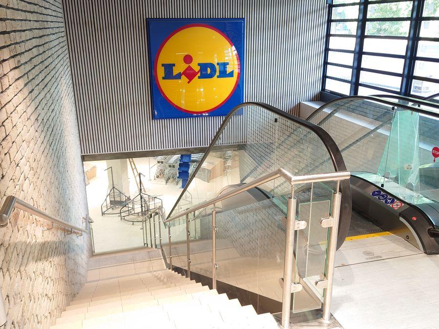 Prosklené zábradlí v prodejně Lidl Ankarská