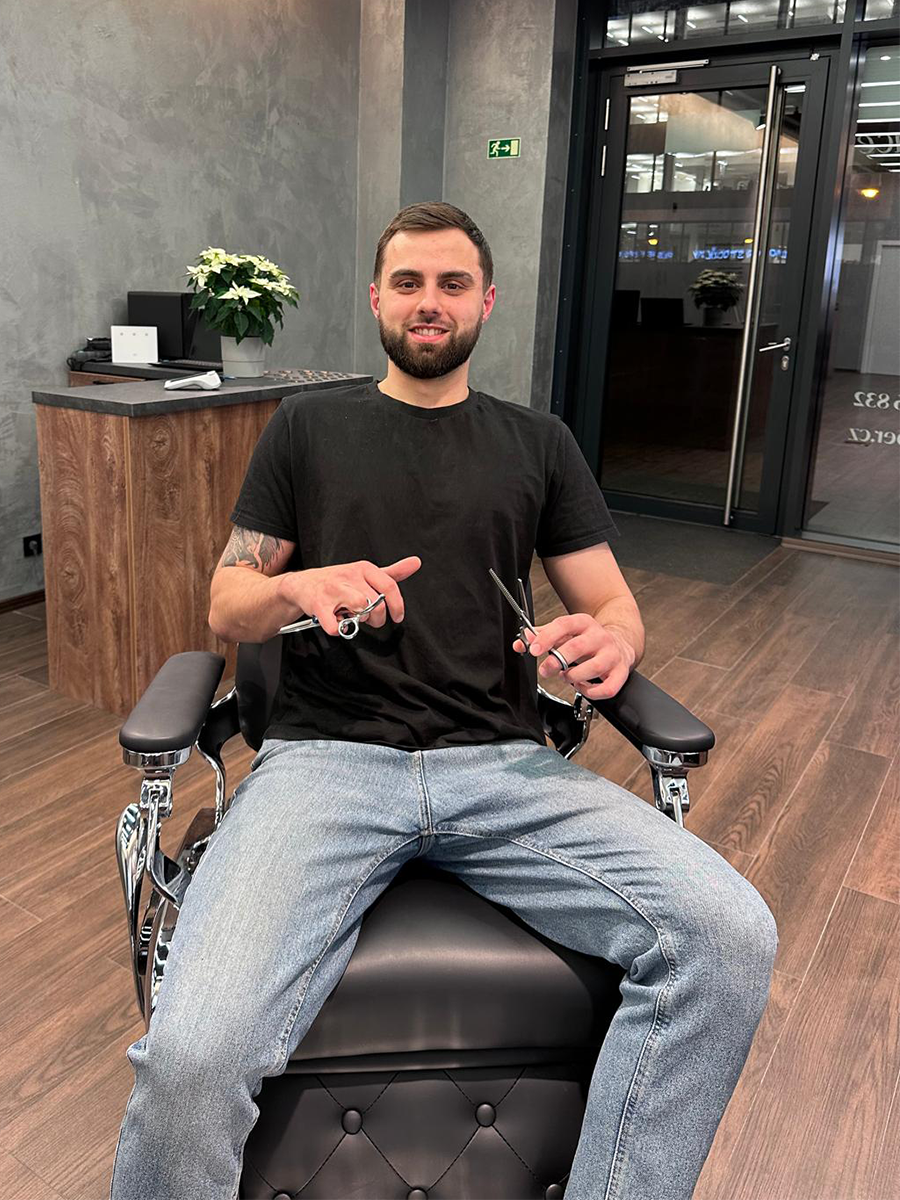 Máša, barber