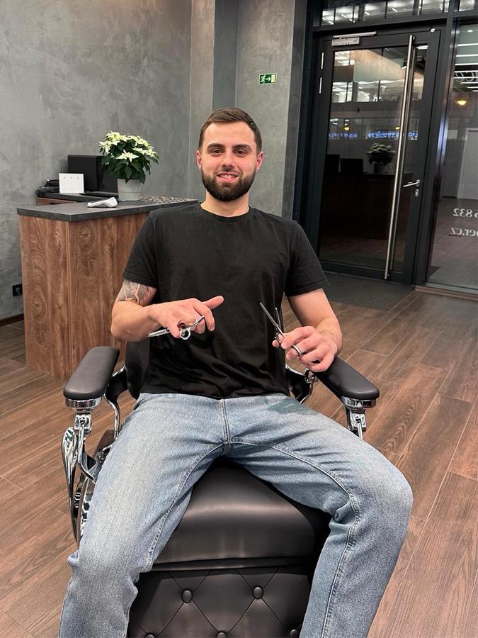 Valerii, barber